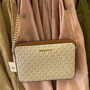 Michael Kors Jet Set Item Large East West Zip Crossbody Vanilla